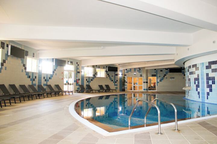 Pool 42 of 106