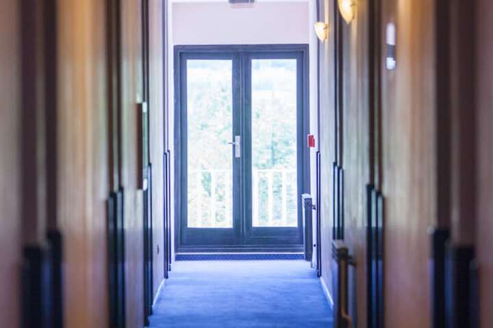 Ballroom/Hall 32 of 48
