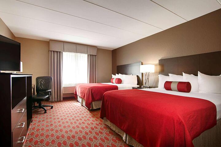 2 Queen Beds (6 of 6)