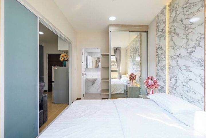 Room 4 of 17