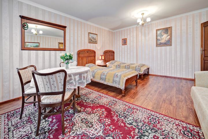 Room 6 of 43