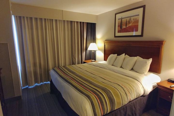 Studio Suite King Bed (3 of 11)