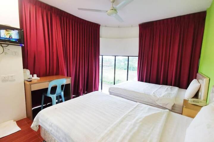 Room 12 of 19