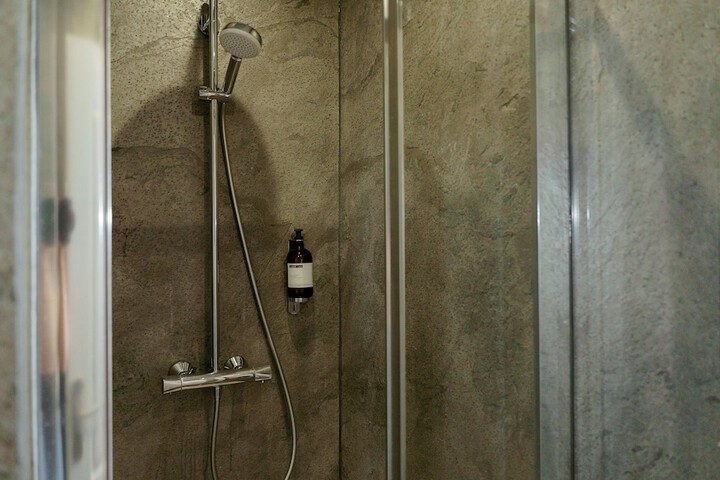 Room 27 of 39