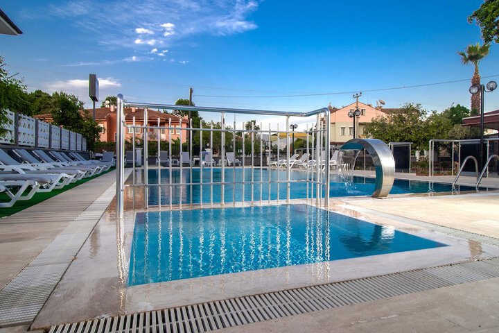 Pool 43 of 53