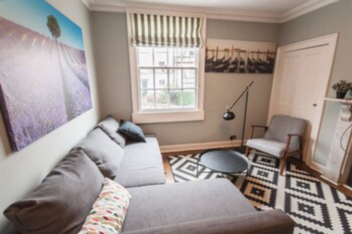 The Georgian Greenhouse - Delightful 4BDR Georgian Townhouse