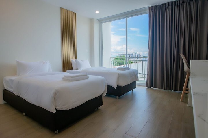 Room 10 of 27