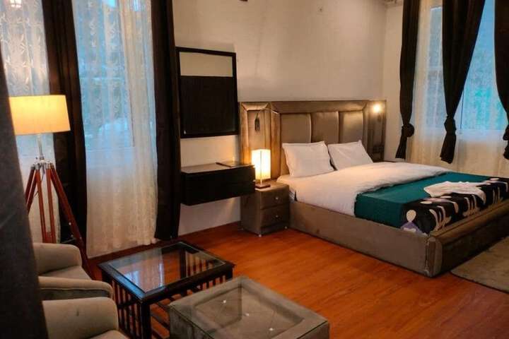 Room 14 of 28