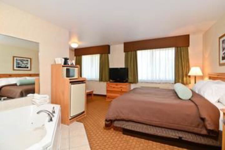 Room 10 of 19
