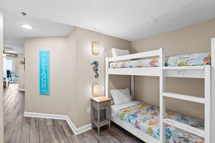 Room 83 of 308