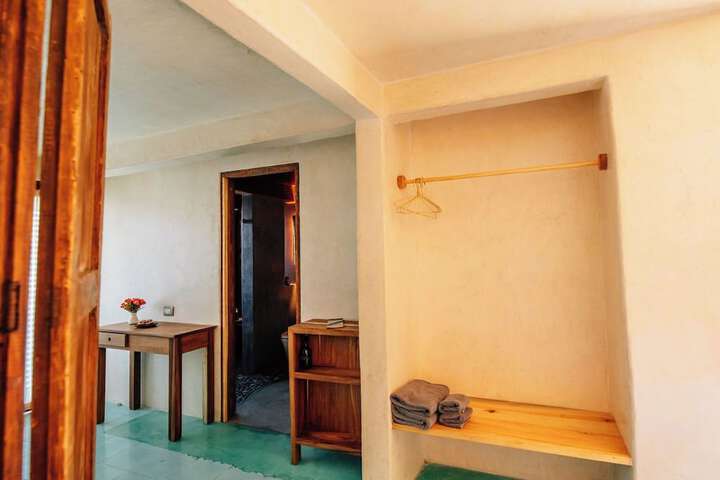 Room 46 of 118