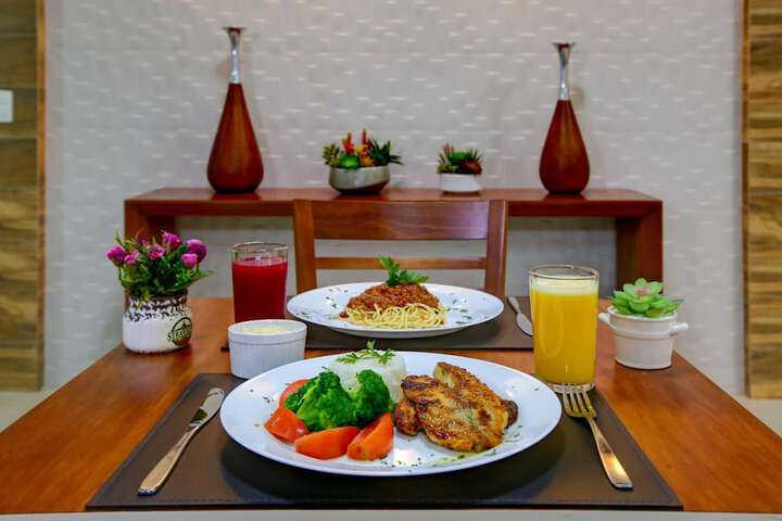 Dining 43 of 58