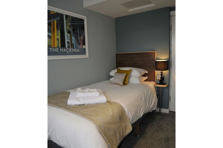 Room 5 of 33