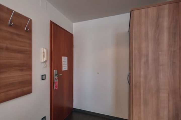 Room 12 of 21