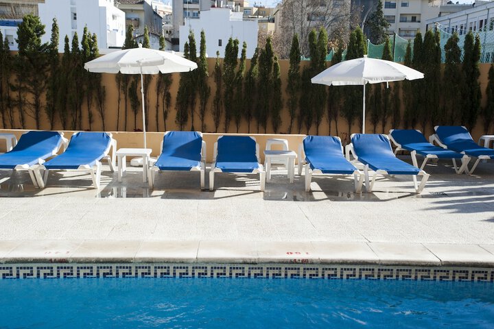 Hotel Pool