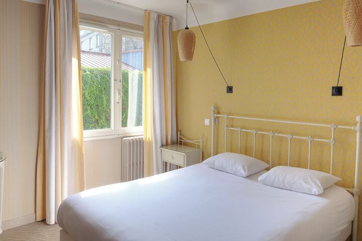 Room 6 of 43