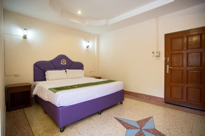 Room 19 of 52