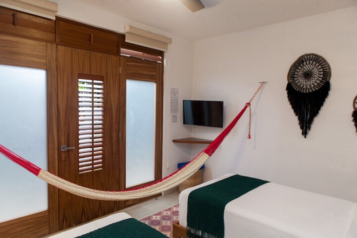 Room 4 of 111