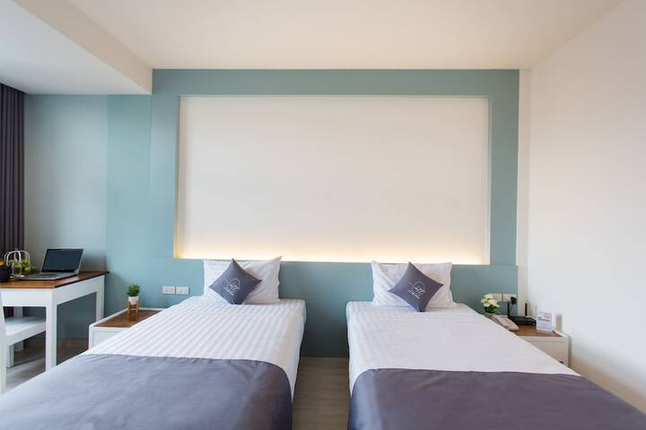 Room 3 of 37