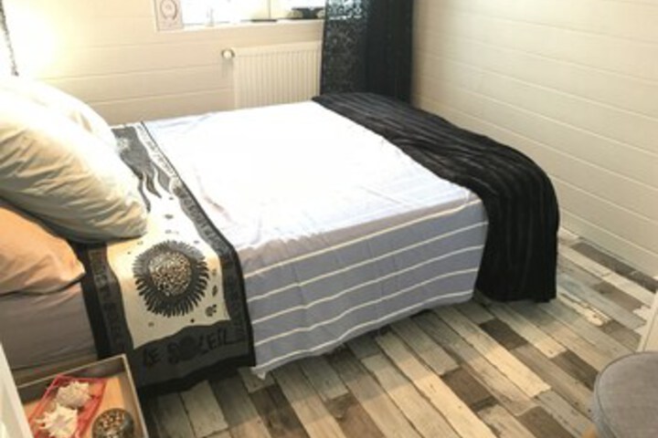 Room 10 of 36