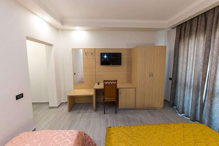 Room 17 of 50