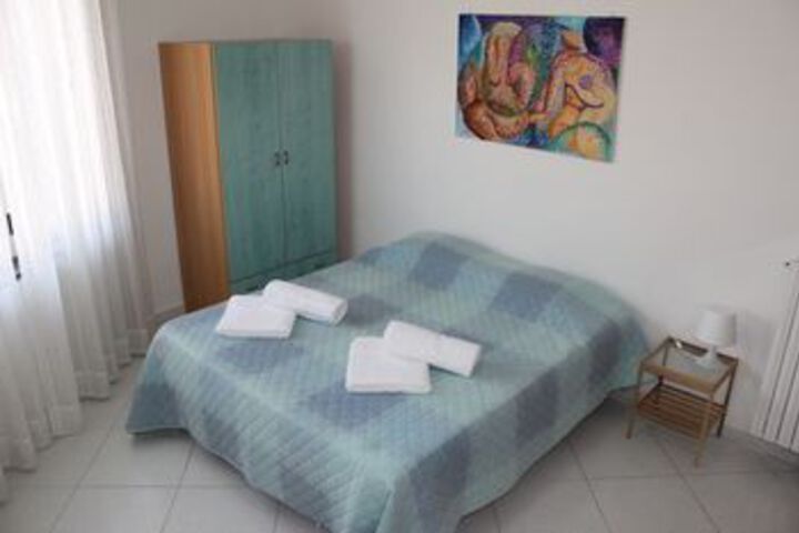 Room 72 of 256