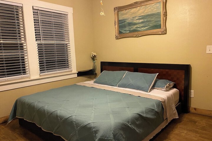 Room 6 of 83