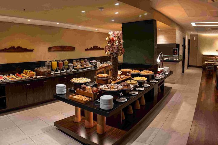 Dining 55 of 72