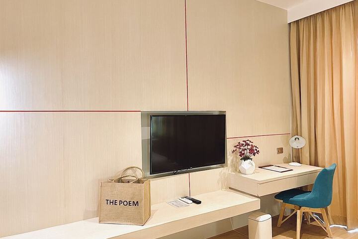 Room 28 of 72