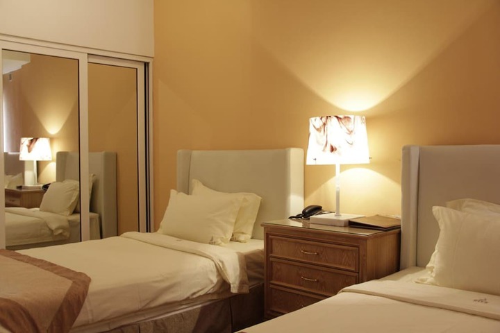 Room 12 of 42