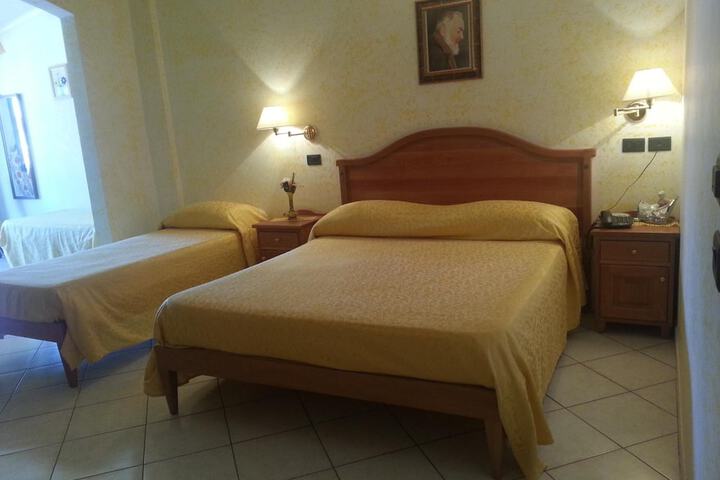 Room 19 of 48