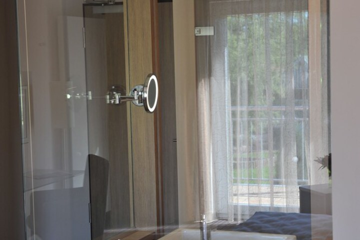 Room 49 of 69