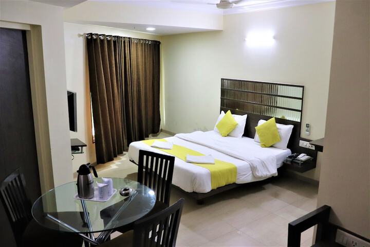 Room 8 of 14