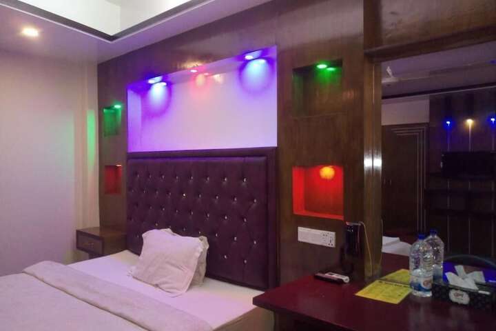 Room 2 of 29