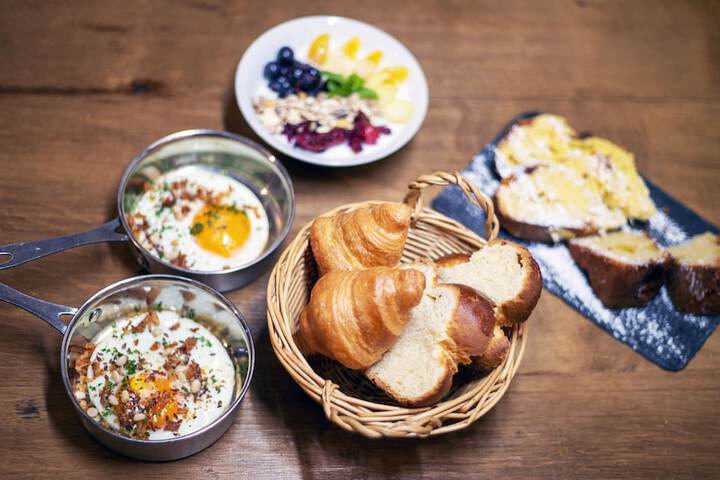 Breakfast/Coffee Service 55 of 61