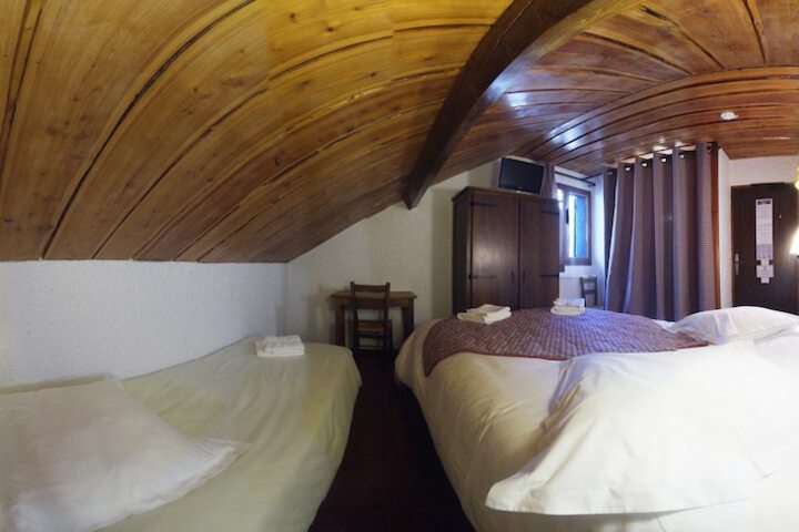 Room 40 of 60