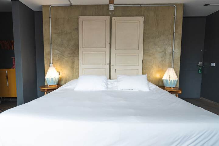 Room 16 of 46