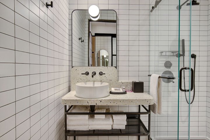 Room 36 of 62