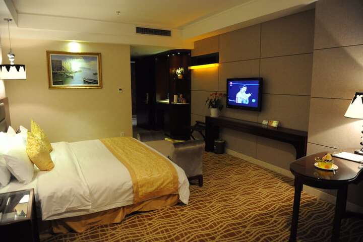 Room 16 of 23