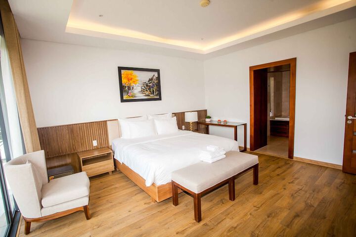 Room 15 of 183