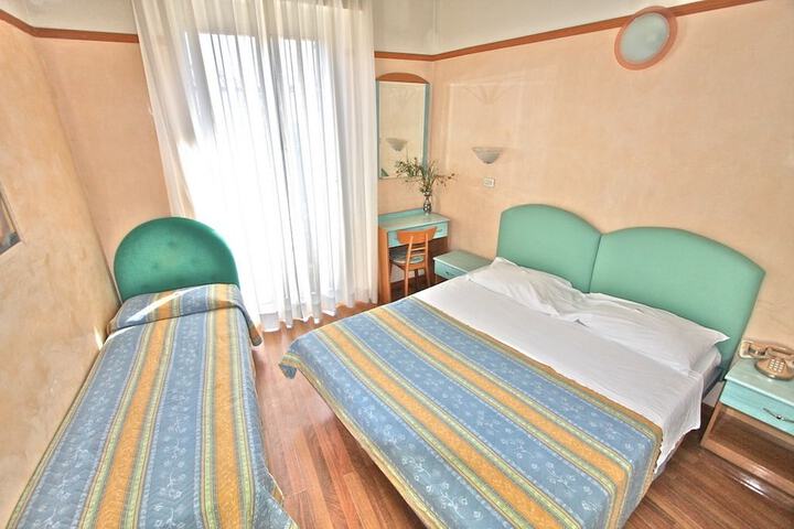 Room 9 of 56