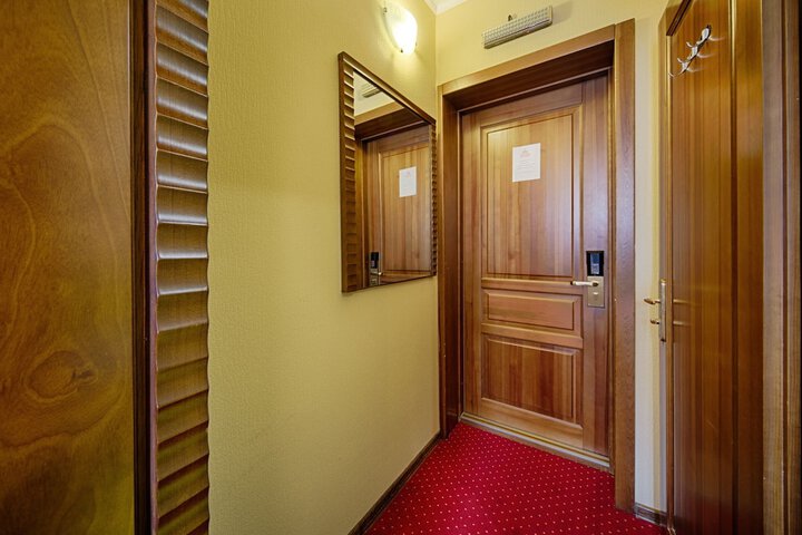Room 30 of 72