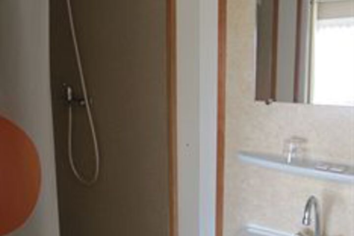 Room 4 of 33