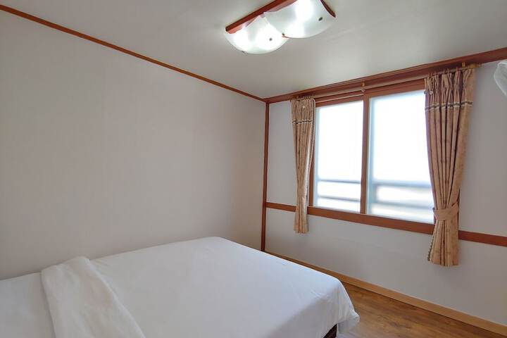 Room 10 of 46
