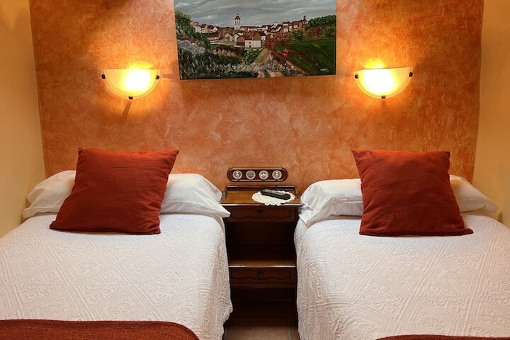 Room 27 of 183