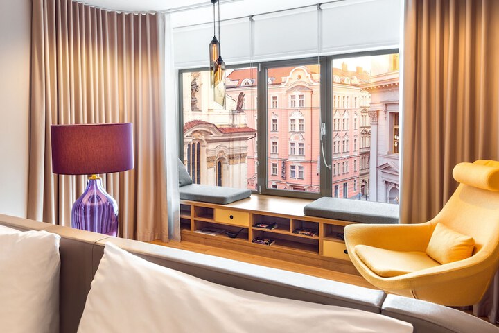 Room 46 of 122