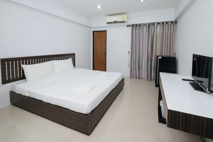 Room 28 of 50