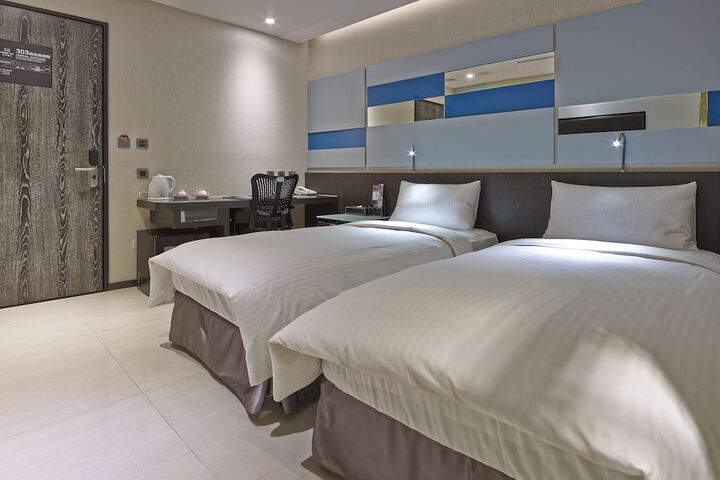 Room 10 of 45