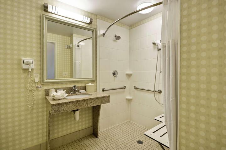 2 Queen Beds (4 of 7)