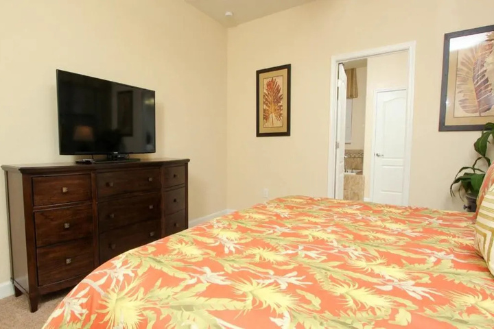 Room 6 of 25